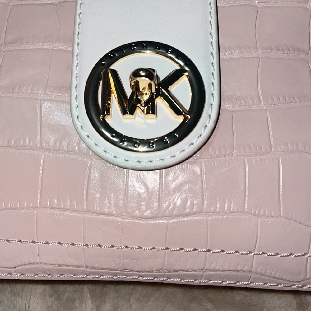 Online exclusive Michael Kors leather purse! Used once, brand new!! - Picture 10 of 11